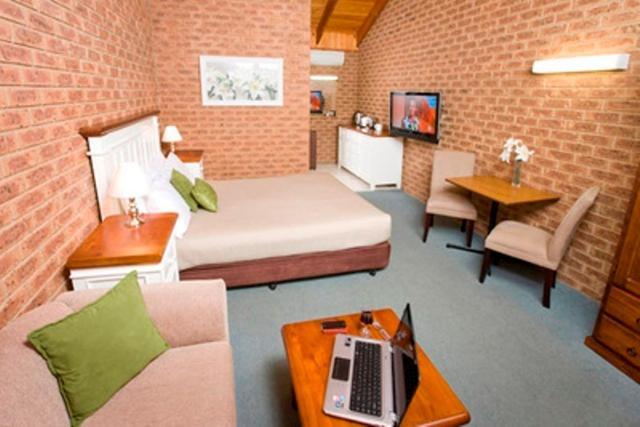 Beechworth Carriage Motor Inn Room photo